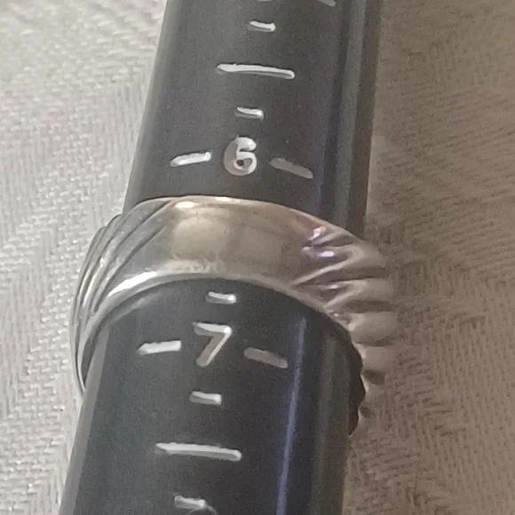 David Yurman Two Tone Cable Heart Ring, SS & 18k - Picture 11 of 12